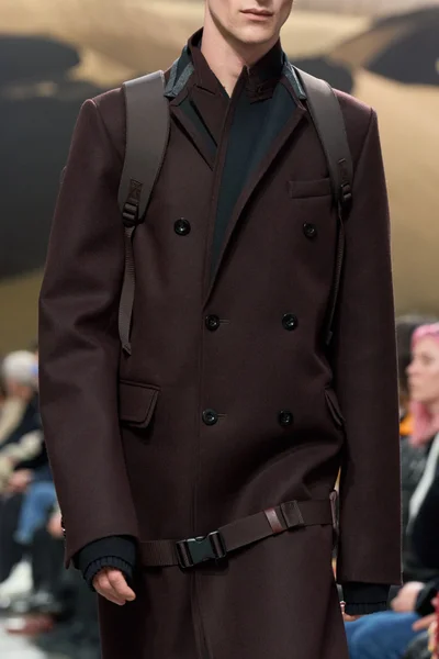 Look 99
